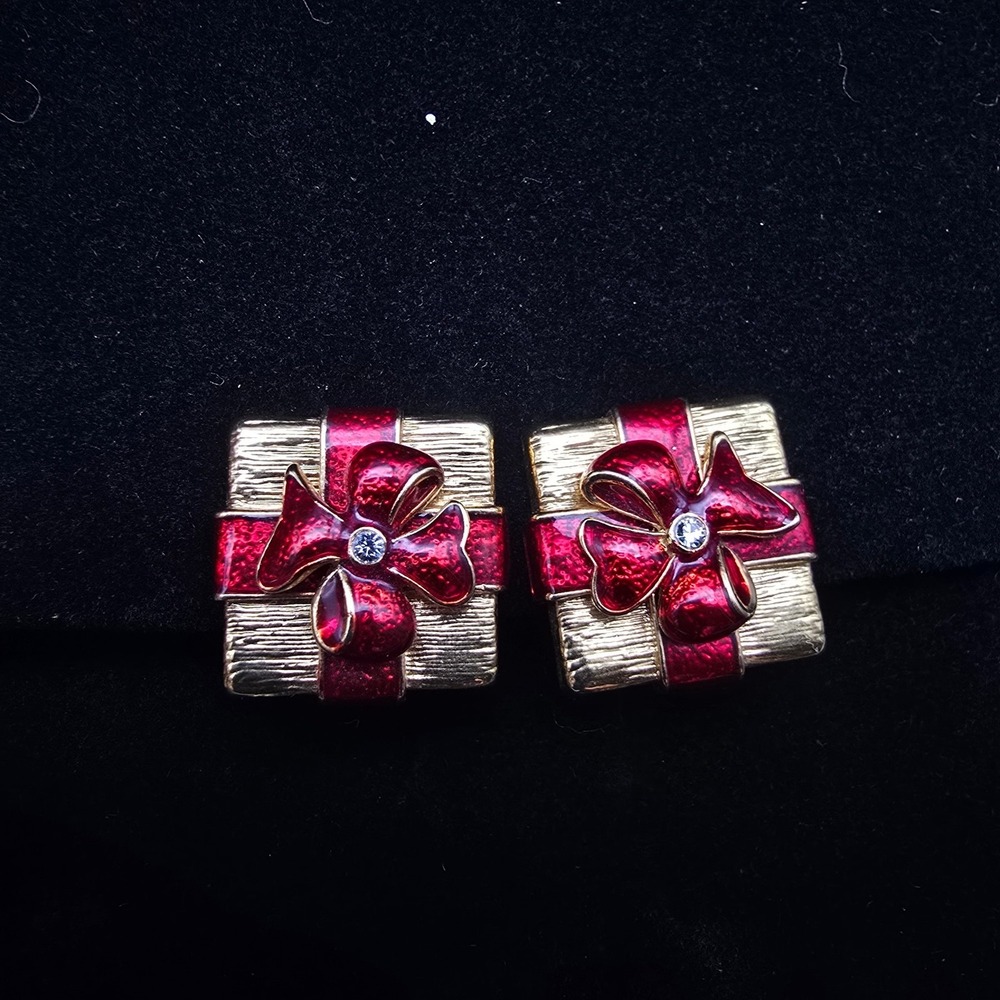 Gold Tone Red Bow Gift Box Earrings Clip On Vintage Costume Jewelry Christmas